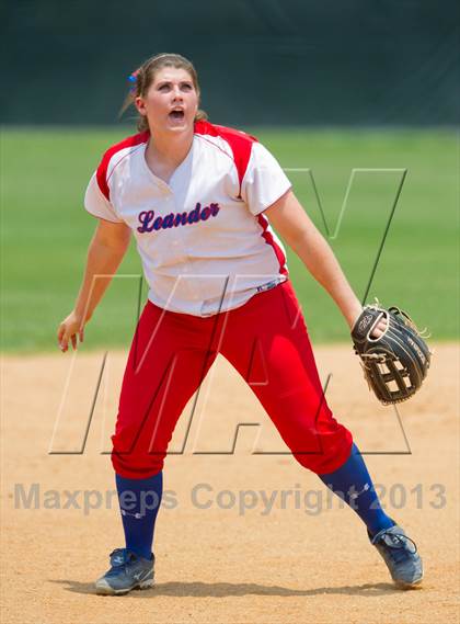 Thumbnail 1 in Leander vs. Gregory-Portland (UIL 4A Region IV Regional Quarter Finals) photogallery.