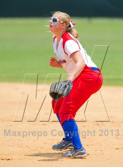 Thumbnail 2 in Leander vs. Gregory-Portland (UIL 4A Region IV Regional Quarter Finals) photogallery.