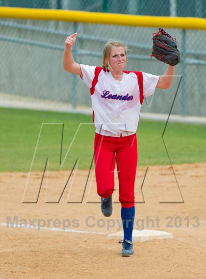 Thumbnail 1 in Leander vs. Gregory-Portland (UIL 4A Region IV Regional Quarter Finals) photogallery.