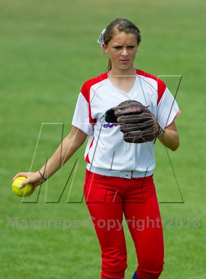 Thumbnail 2 in Leander vs. Gregory-Portland (UIL 4A Region IV Regional Quarter Finals) photogallery.