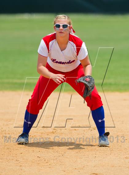 Thumbnail 1 in Leander vs. Gregory-Portland (UIL 4A Region IV Regional Quarter Finals) photogallery.