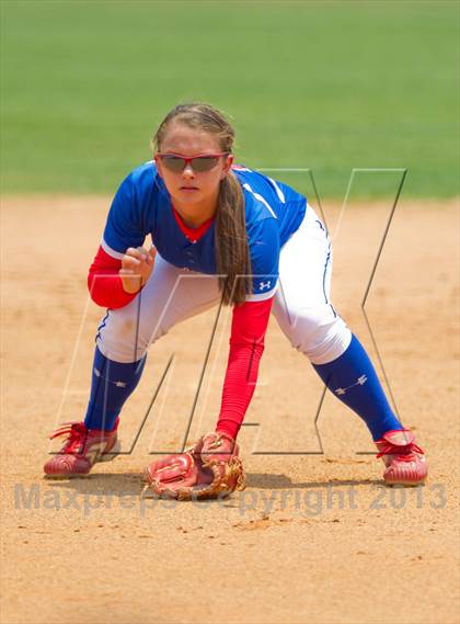 Thumbnail 2 in Leander vs. Gregory-Portland (UIL 4A Region IV Regional Quarter Finals) photogallery.
