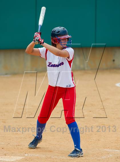 Thumbnail 2 in Leander vs. Gregory-Portland (UIL 4A Region IV Regional Quarter Finals) photogallery.