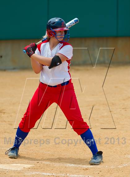 Thumbnail 2 in Leander vs. Gregory-Portland (UIL 4A Region IV Regional Quarter Finals) photogallery.