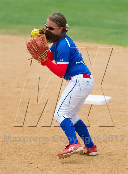 Thumbnail 1 in Leander vs. Gregory-Portland (UIL 4A Region IV Regional Quarter Finals) photogallery.