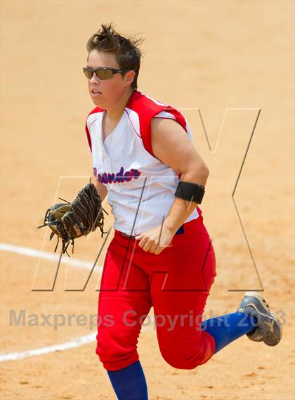 Thumbnail 1 in Leander vs. Gregory-Portland (UIL 4A Region IV Regional Quarter Finals) photogallery.
