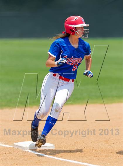 Thumbnail 3 in Leander vs. Gregory-Portland (UIL 4A Region IV Regional Quarter Finals) photogallery.