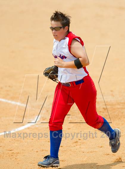 Thumbnail 3 in Leander vs. Gregory-Portland (UIL 4A Region IV Regional Quarter Finals) photogallery.