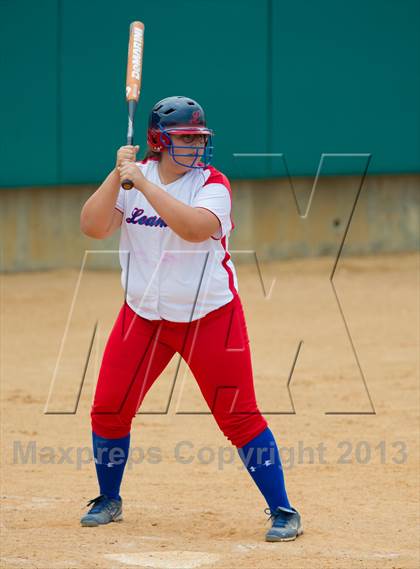 Thumbnail 1 in Leander vs. Gregory-Portland (UIL 4A Region IV Regional Quarter Finals) photogallery.
