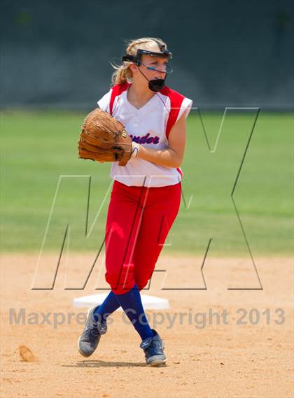 Thumbnail 3 in Leander vs. Gregory-Portland (UIL 4A Region IV Regional Quarter Finals) photogallery.