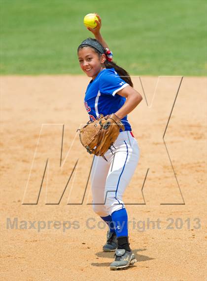 Thumbnail 3 in Leander vs. Gregory-Portland (UIL 4A Region IV Regional Quarter Finals) photogallery.