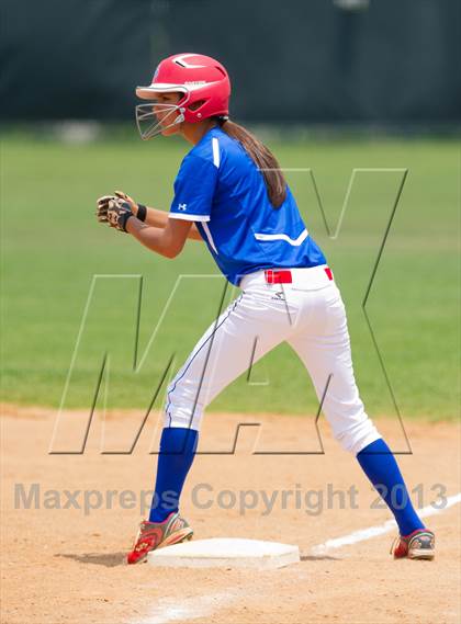 Thumbnail 2 in Leander vs. Gregory-Portland (UIL 4A Region IV Regional Quarter Finals) photogallery.