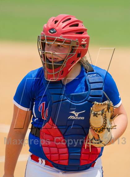 Thumbnail 3 in Leander vs. Gregory-Portland (UIL 4A Region IV Regional Quarter Finals) photogallery.