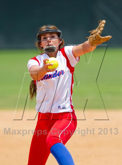 Thumbnail 3 in Leander vs. Gregory-Portland (UIL 4A Region IV Regional Quarter Finals) photogallery.