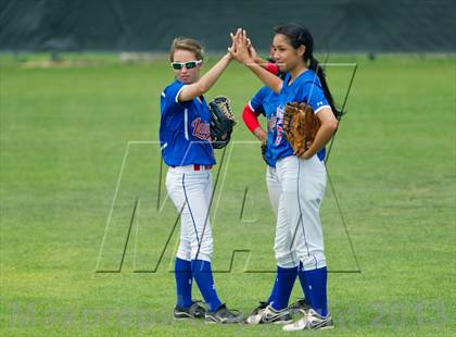 Thumbnail 2 in Leander vs. Gregory-Portland (UIL 4A Region IV Regional Quarter Finals) photogallery.