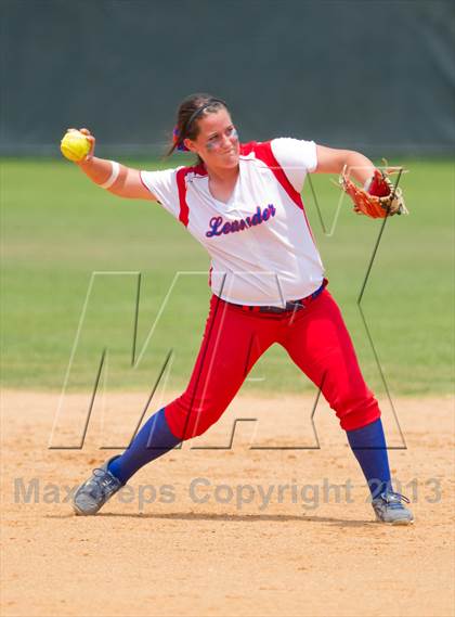 Thumbnail 3 in Leander vs. Gregory-Portland (UIL 4A Region IV Regional Quarter Finals) photogallery.