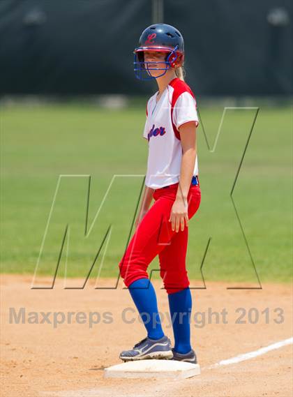 Thumbnail 3 in Leander vs. Gregory-Portland (UIL 4A Region IV Regional Quarter Finals) photogallery.