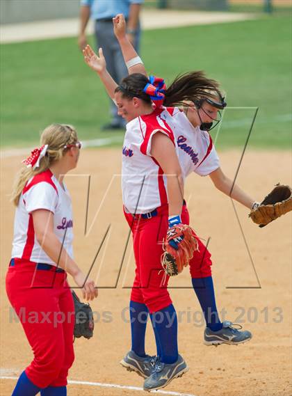 Thumbnail 3 in Leander vs. Gregory-Portland (UIL 4A Region IV Regional Quarter Finals) photogallery.