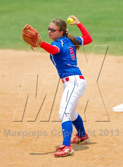 Thumbnail 1 in Leander vs. Gregory-Portland (UIL 4A Region IV Regional Quarter Finals) photogallery.