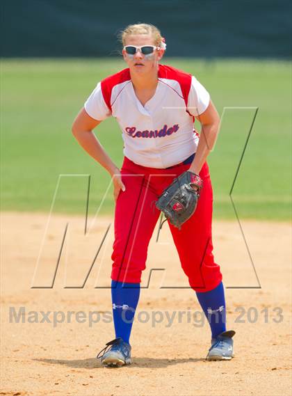 Thumbnail 2 in Leander vs. Gregory-Portland (UIL 4A Region IV Regional Quarter Finals) photogallery.