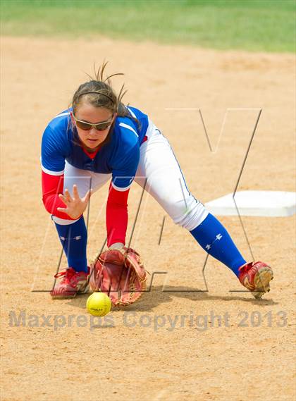 Thumbnail 3 in Leander vs. Gregory-Portland (UIL 4A Region IV Regional Quarter Finals) photogallery.
