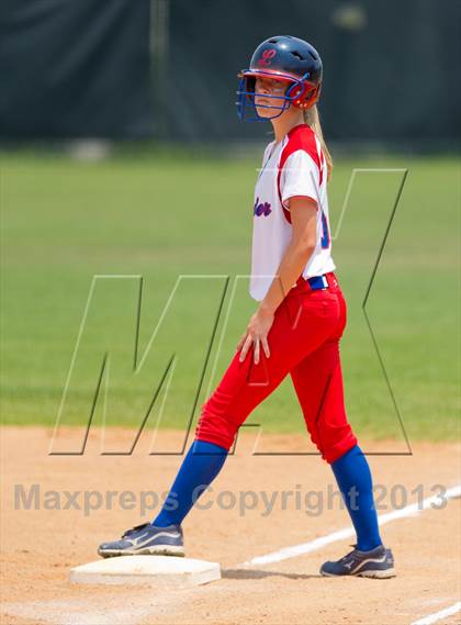 Thumbnail 1 in Leander vs. Gregory-Portland (UIL 4A Region IV Regional Quarter Finals) photogallery.