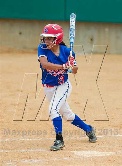 Thumbnail 2 in Leander vs. Gregory-Portland (UIL 4A Region IV Regional Quarter Finals) photogallery.