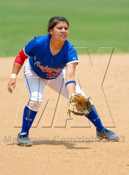 Thumbnail 1 in Leander vs. Gregory-Portland (UIL 4A Region IV Regional Quarter Finals) photogallery.
