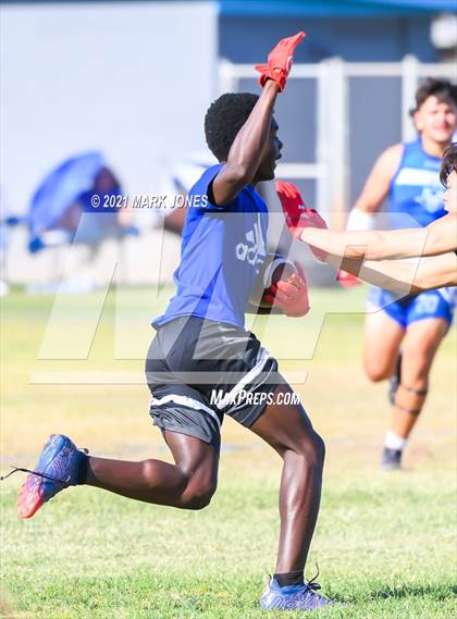 Thumbnail 1 in Mesquite vs. Sunnyside (Cactus Duel Out West 7-on-7 Tournament) photogallery.
