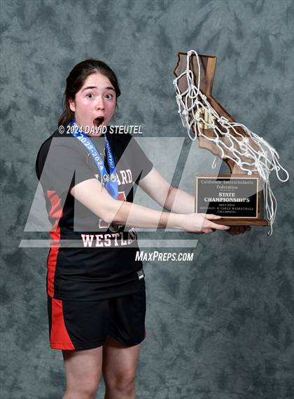 Thumbnail 3 in Harvard-Westlake (CIF State D2 Awards) photogallery.