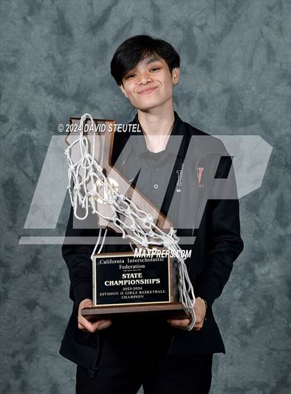 Thumbnail 3 in Harvard-Westlake (CIF State D2 Awards) photogallery.