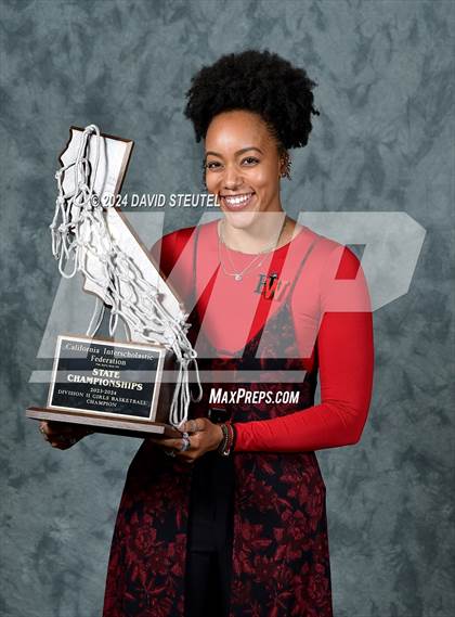 Thumbnail 3 in Harvard-Westlake (CIF State D2 Awards) photogallery.