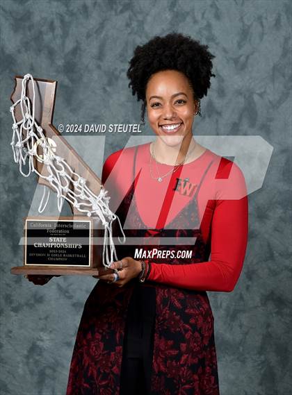 Thumbnail 2 in Harvard-Westlake (CIF State D2 Awards) photogallery.