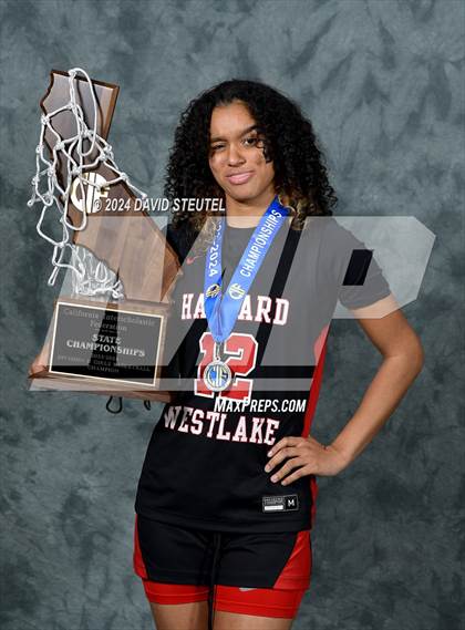 Thumbnail 2 in Harvard-Westlake (CIF State D2 Awards) photogallery.