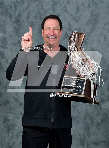 Thumbnail 2 in Harvard-Westlake (CIF State D2 Awards) photogallery.