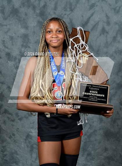 Thumbnail 2 in Harvard-Westlake (CIF State D2 Awards) photogallery.