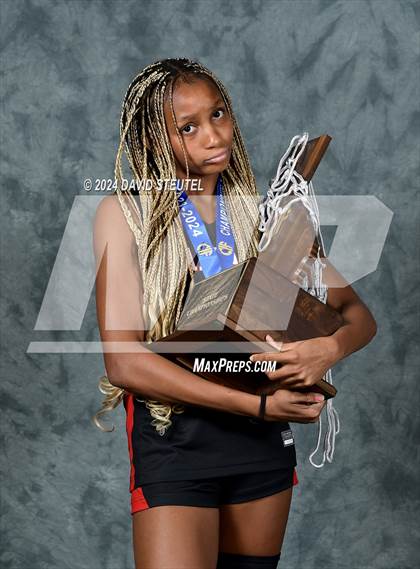 Thumbnail 3 in Harvard-Westlake (CIF State D2 Awards) photogallery.