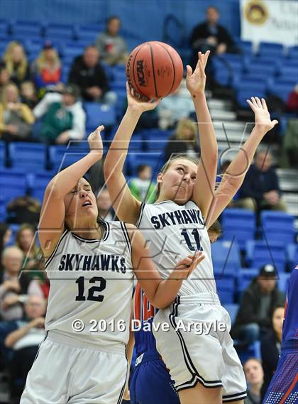 Thumbnail 1 in Salem Hills vs. Timpview (UHSAA 4A First Round) photogallery.