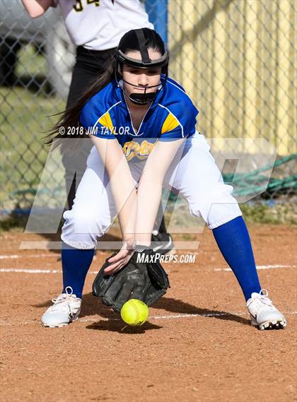 Thumbnail 1 in Gordon @ Lipan photogallery.