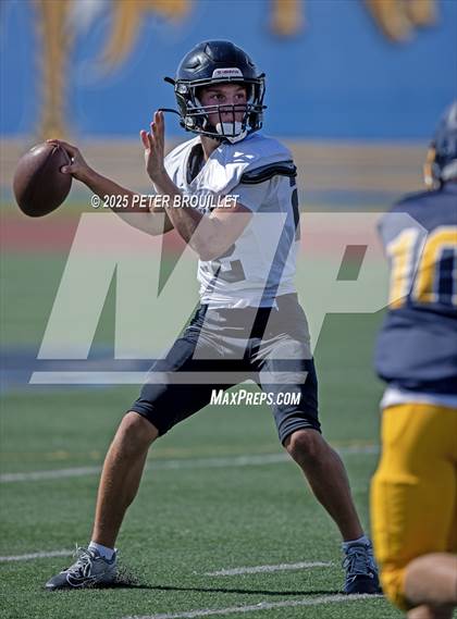 Thumbnail 1 in Foothill @ Marina photogallery.