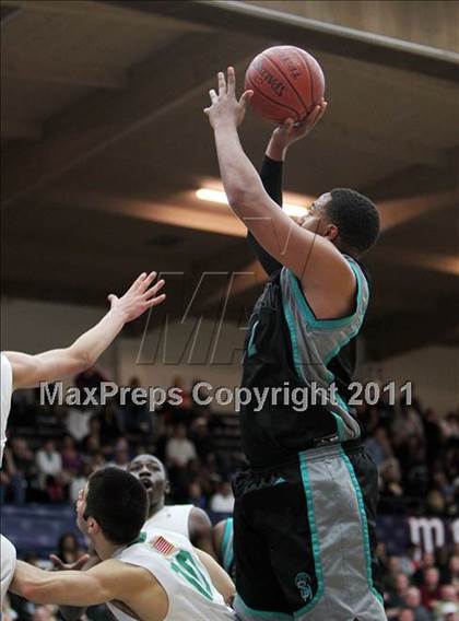 Thumbnail 1 in Sheldon vs. De La Salle (CIF State NorCal D1 Playoffs) photogallery.