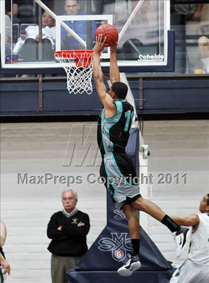 Thumbnail 3 in Sheldon vs. De La Salle (CIF State NorCal D1 Playoffs) photogallery.
