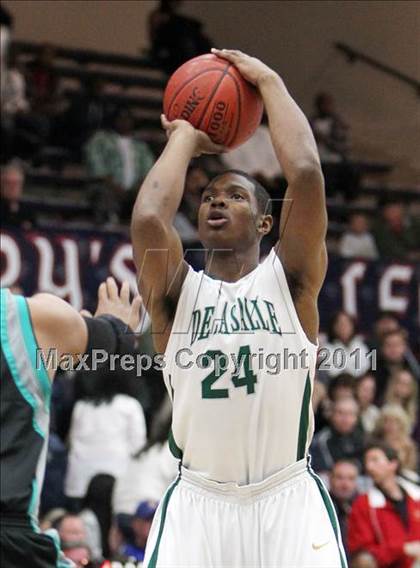 Thumbnail 3 in Sheldon vs. De La Salle (CIF State NorCal D1 Playoffs) photogallery.