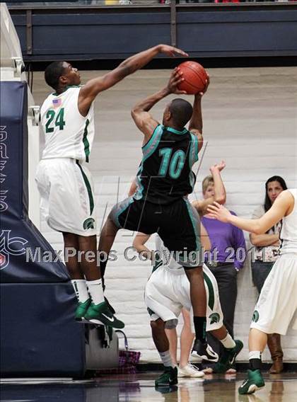 Thumbnail 3 in Sheldon vs. De La Salle (CIF State NorCal D1 Playoffs) photogallery.