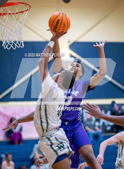 Thumbnail 1 in Durham Academy vs. Village Christian Academy (Phenom City of Oaks Classic) photogallery.