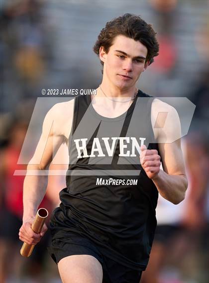 Thumbnail 2 in Strath Haven Meet photogallery.