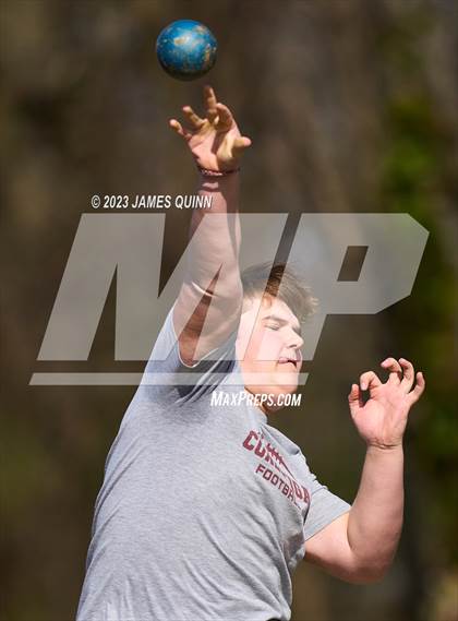 Thumbnail 2 in Strath Haven Meet photogallery.