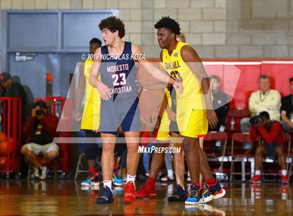 Thumbnail 2 in Modesto Christian vs. Oak Hill Academy (Nike Extravaganza) photogallery.