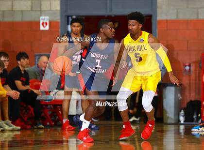 Thumbnail 3 in Modesto Christian vs. Oak Hill Academy (Nike Extravaganza) photogallery.