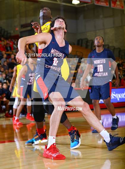 Thumbnail 2 in Modesto Christian vs. Oak Hill Academy (Nike Extravaganza) photogallery.